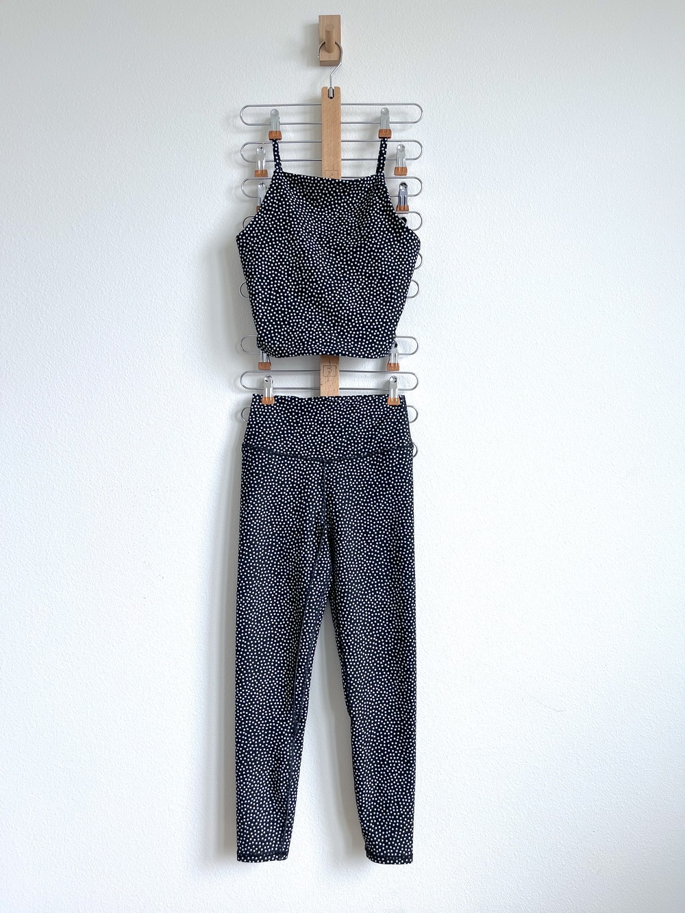 YPB Abercrombie Set: sculptLUX Apron Cami Tank & 7/8 Leggings in Retro Polka Dot